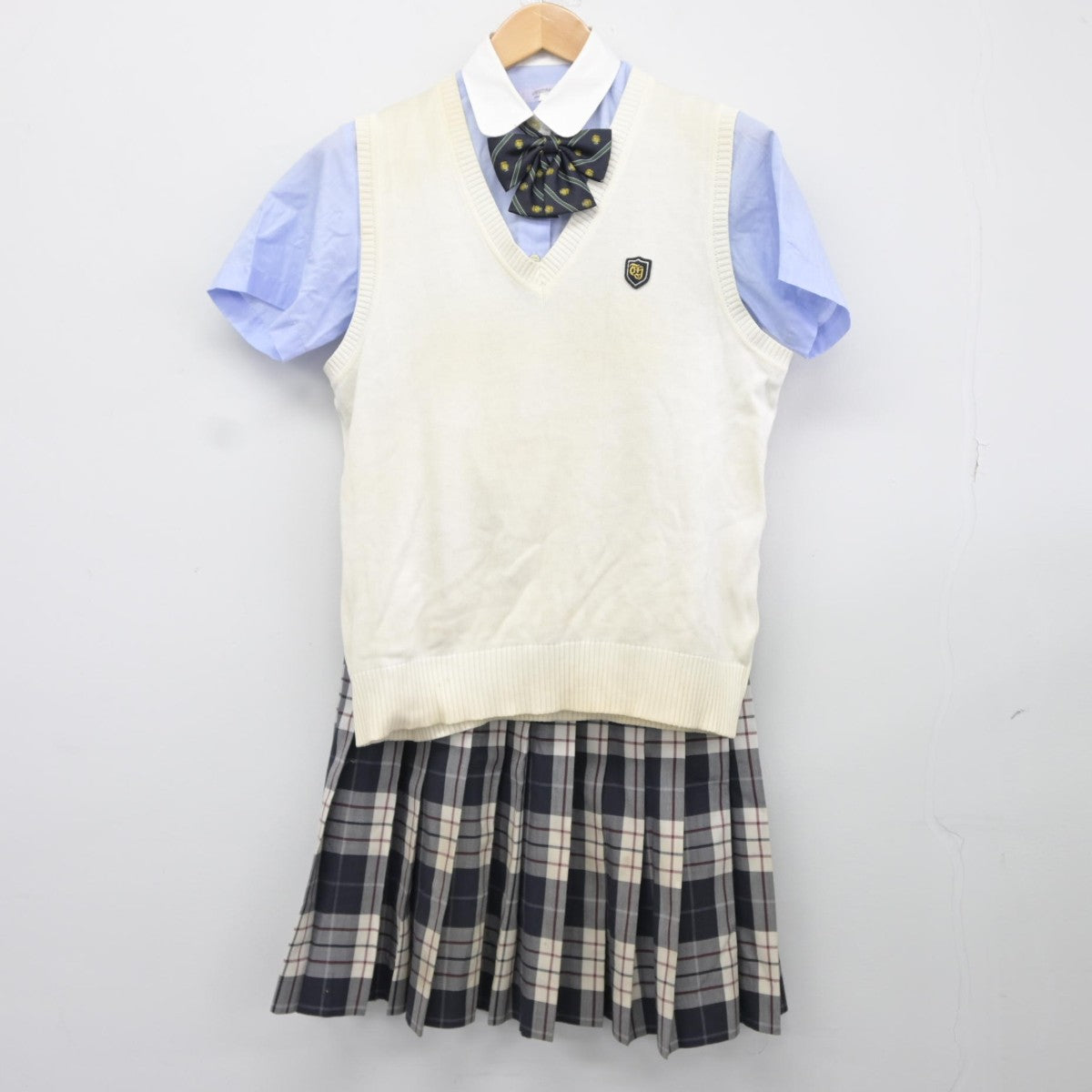 【中古】東京都 豊島学院高等学校 女子制服 4点（ニットベスト・シャツ・スカート）sf036151