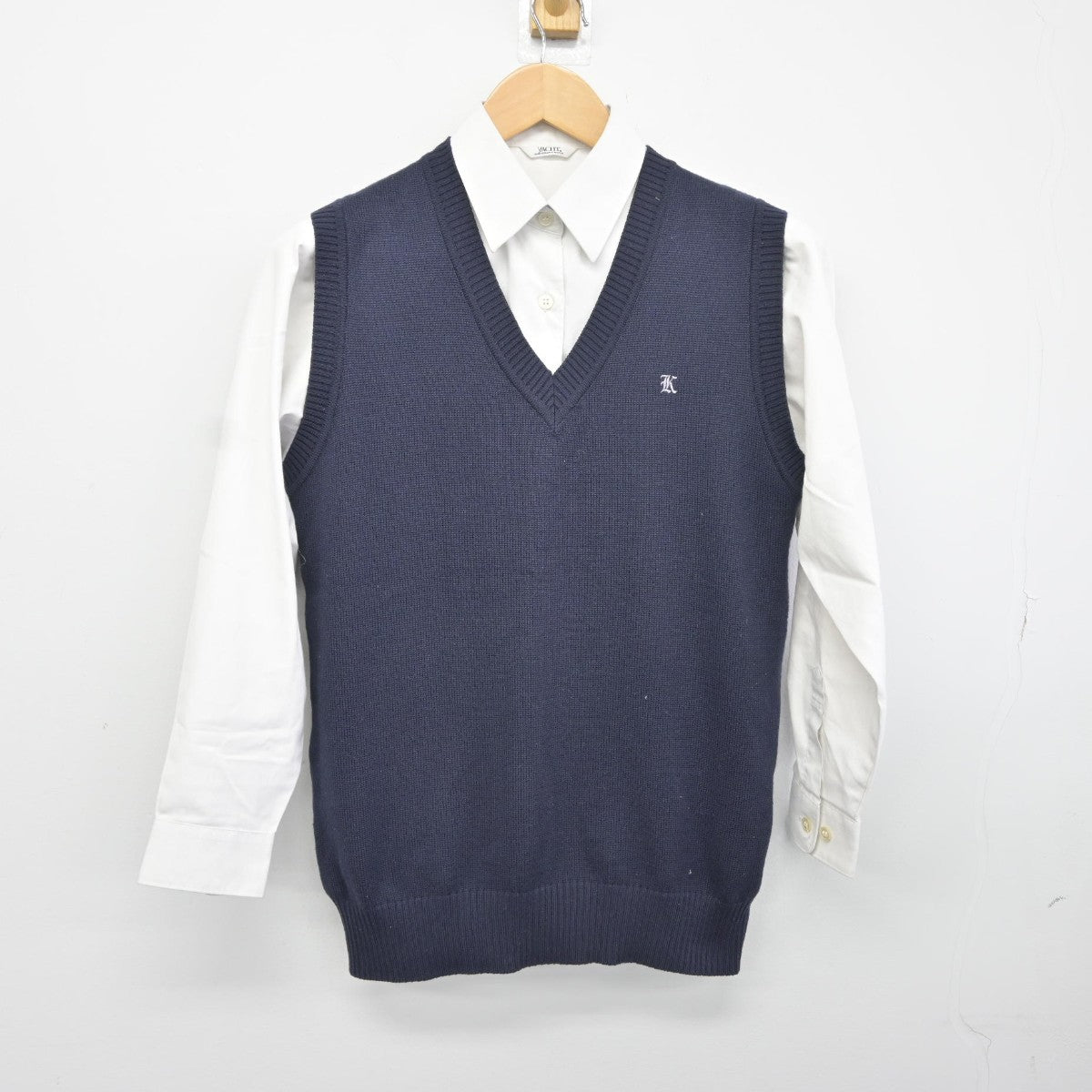 【中古】東京都 駒込中学校高等学校 女子制服 2点（ニットベスト・シャツ）sf036181