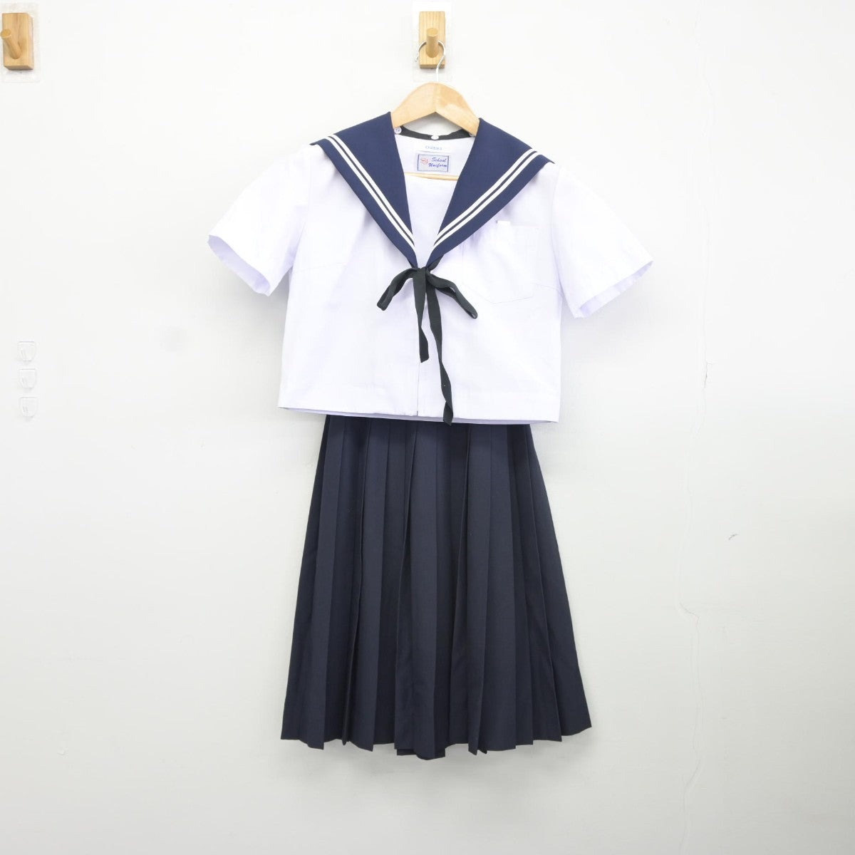 【中古】愛知県 江南市立北部中学校 女子制服 3点（セーラー服・スカート）sf036238