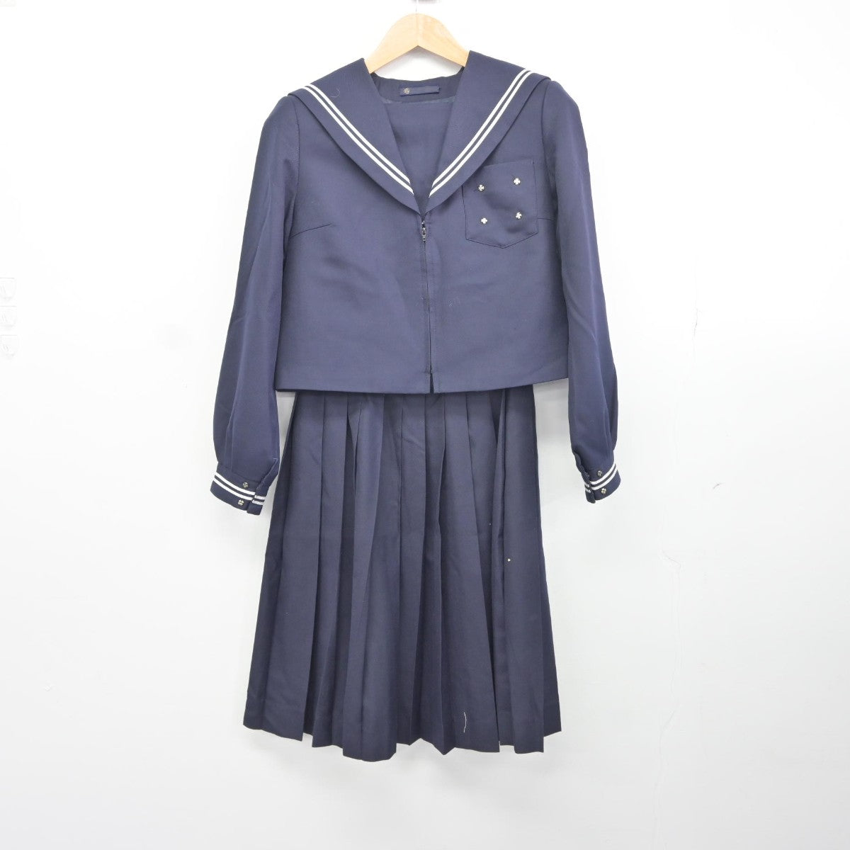 【中古】愛知県 豊橋市立豊岡中学校 女子制服 2点（セーラー服・スカート）sf036346