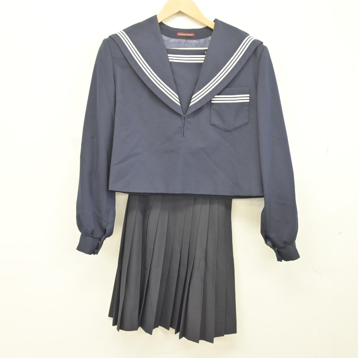 【中古】岐阜県 大垣市立赤坂中学校 女子制服 3点（セーラー服・スカート・スカート）sf036365