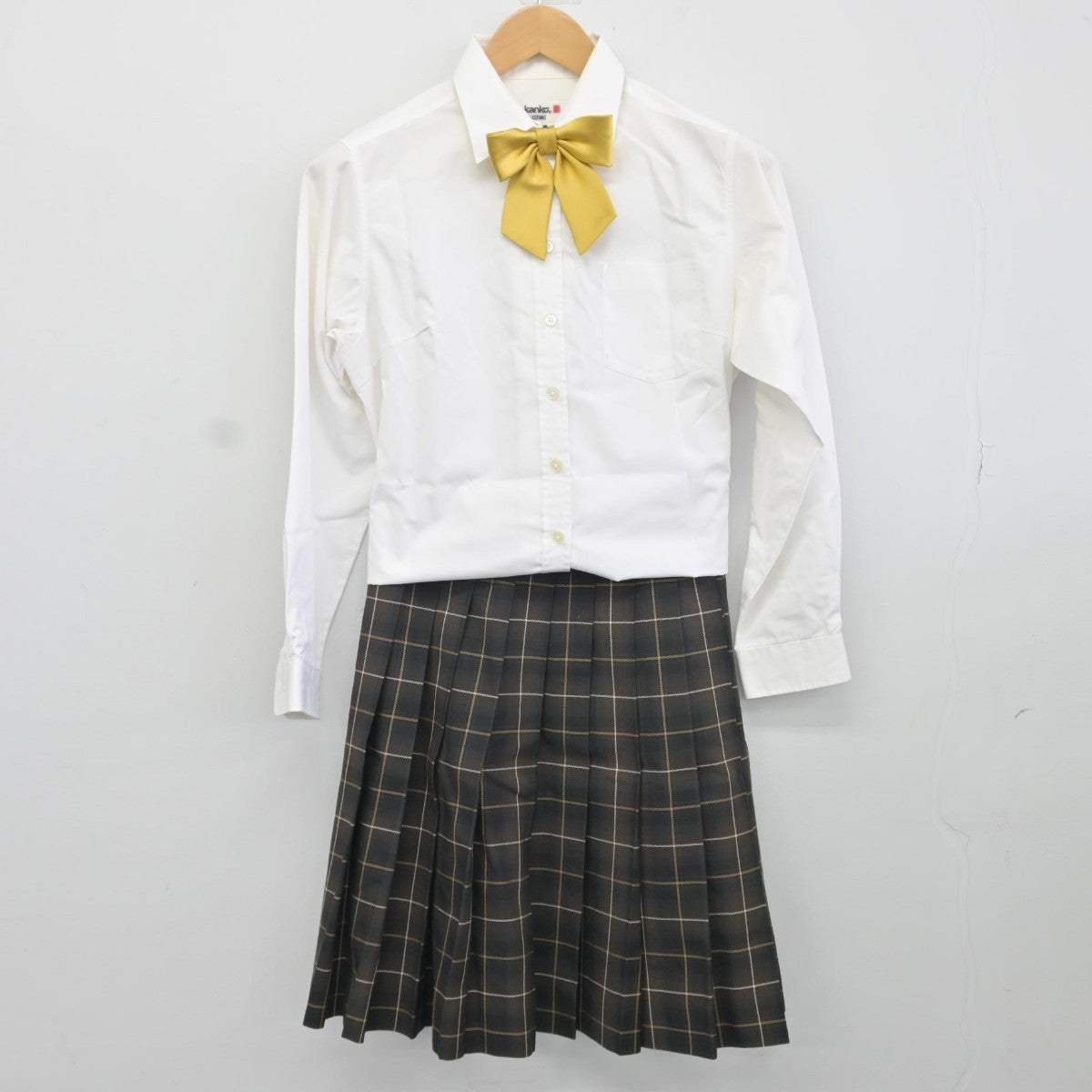 【中古】福岡県 九州産業大学付属九州高等学校 女子制服 4点（ニット・シャツ・スカート）sf036388