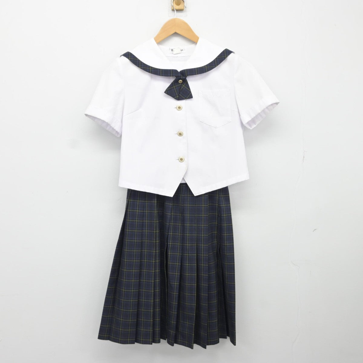 【中古】秋田県 城東中学校 女子制服 3点（セーラー服・スカート）sf036408