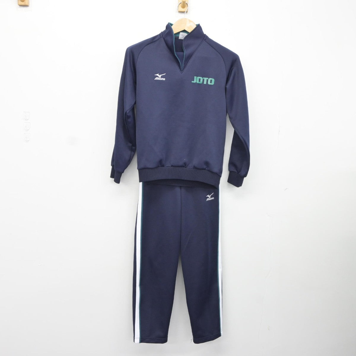 【中古】秋田県 城東中学校 女子制服 3点（ジャージ 上・体操服 上・ジャージ 下）sf036410