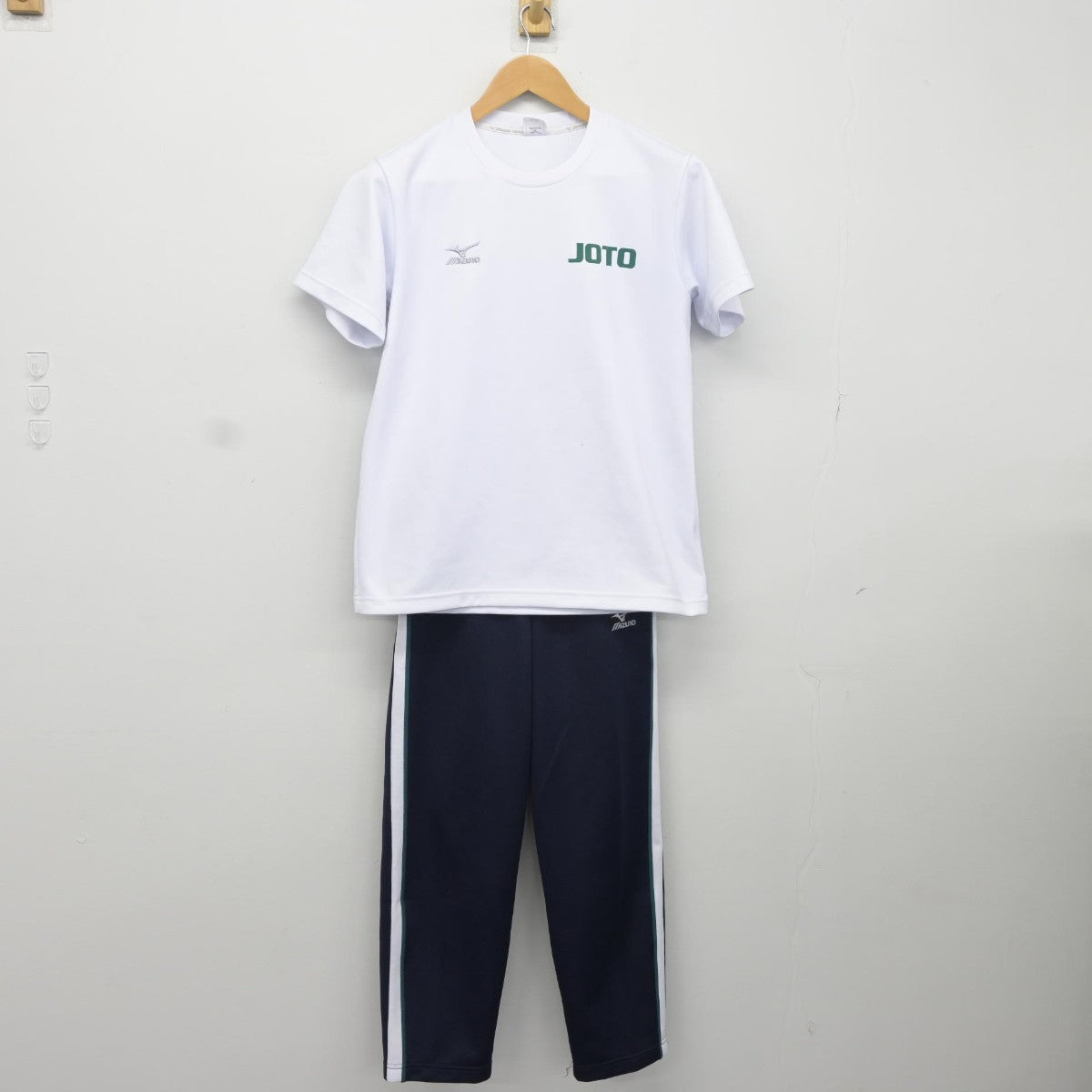 【中古】秋田県 城東中学校 女子制服 3点（ジャージ 上・体操服 上・ジャージ 下）sf036410