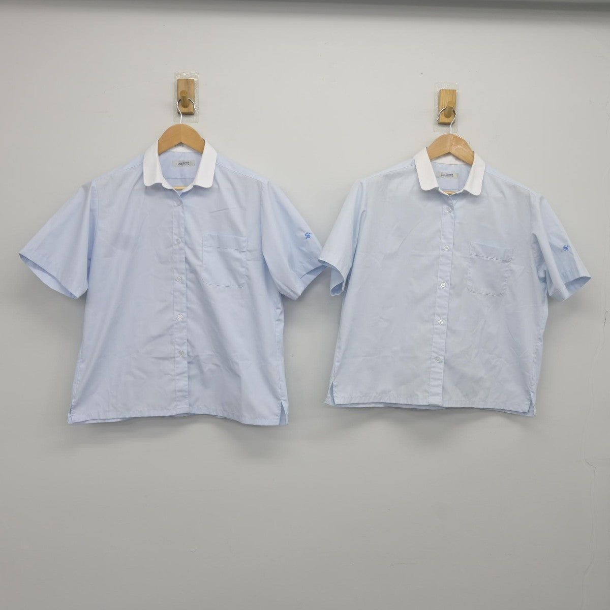 【中古】福島県 信夫中学校 女子制服 2点（シャツ・シャツ）sf036414