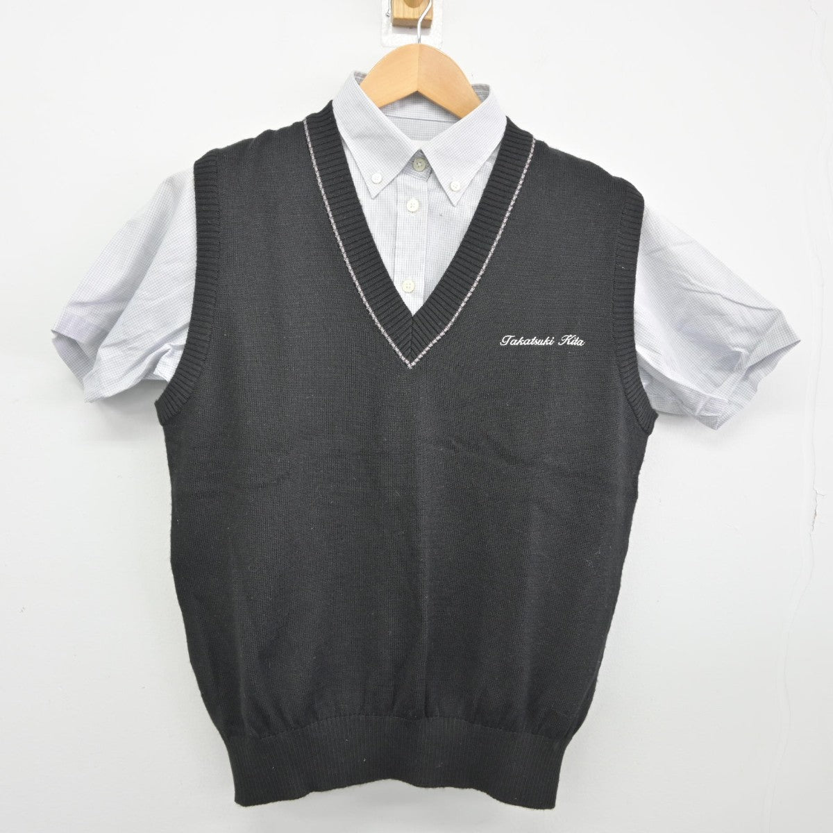 【中古】大阪府 高槻北高等学校 女子制服 2点（ニットベスト・シャツ）sf036498