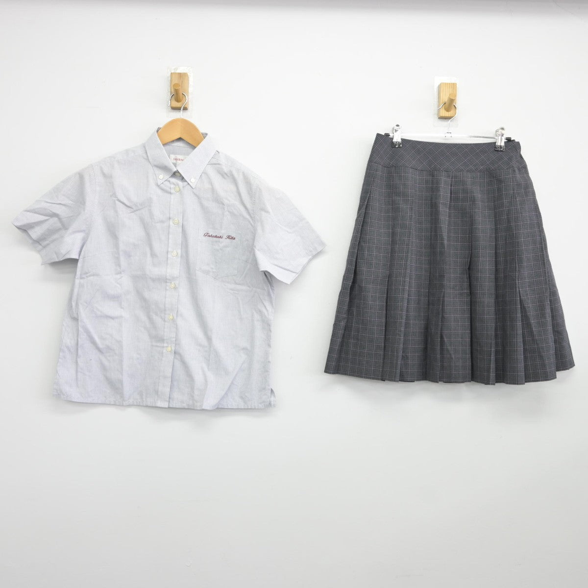 【中古】大阪府 高槻北高等学校 女子制服 2点（シャツ・スカート）sf036499