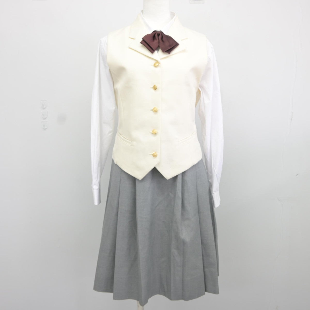 【中古】神奈川県 聖セシリア 女子中学校・高等学校 女子制服 6点（ブレザー・シューズ・シャツ・スカート）sf036500