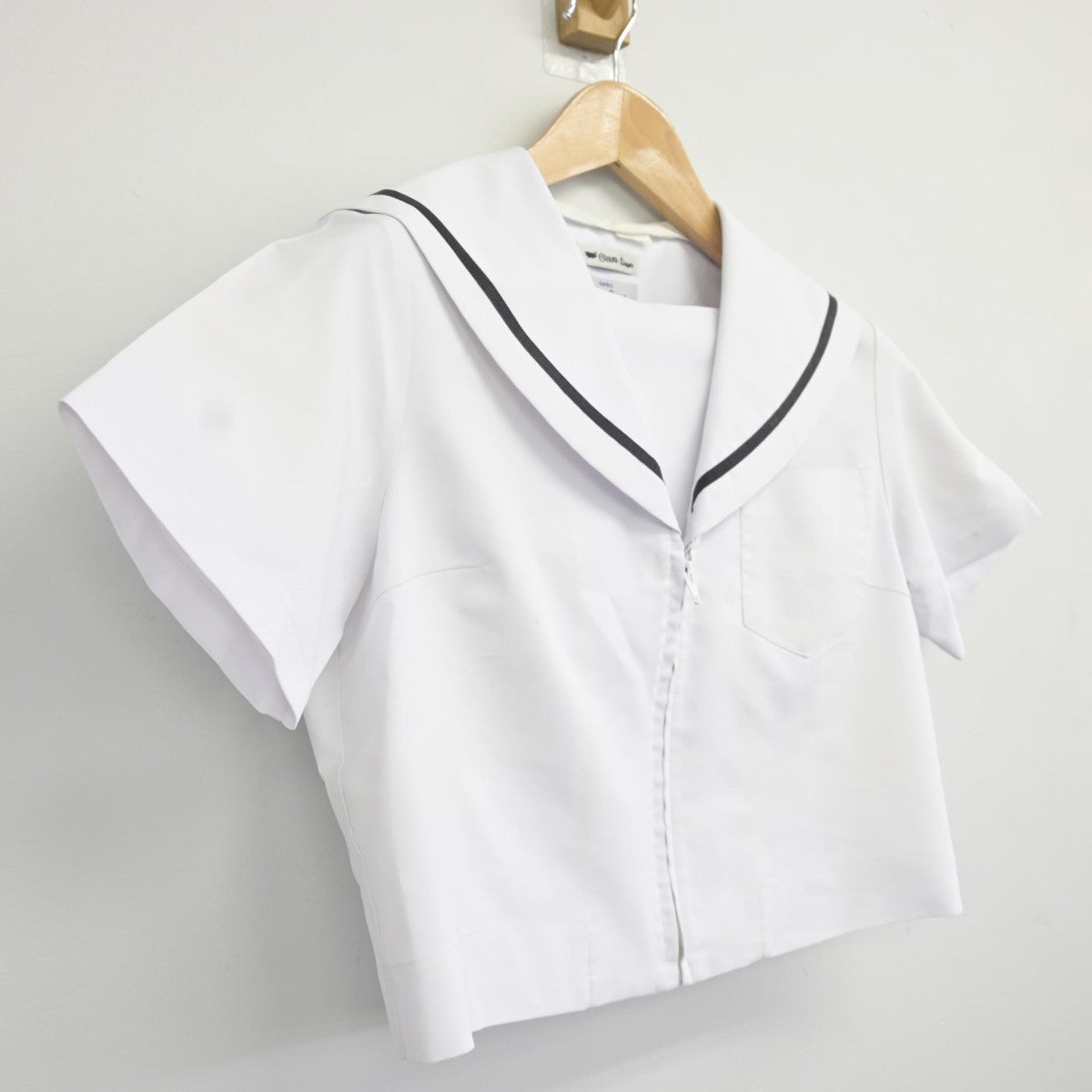 【中古】愛知県 守山東中学校 女子制服 2点（セーラー服・セーラー服）sf036521