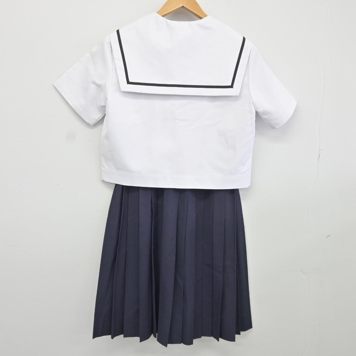 【中古】愛知県 守山東中学校 女子制服 3点（セーラー服・スカート）sf036522