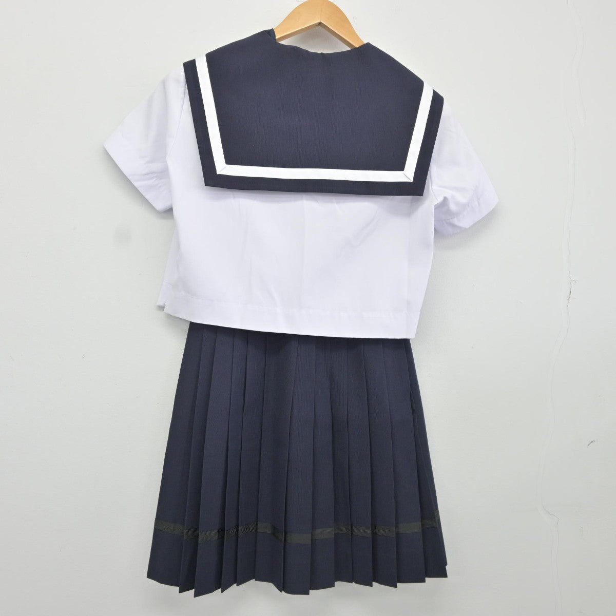 【中古】愛知県 明和高等学校 女子制服 2点（セーラー服・スカート）sf036526