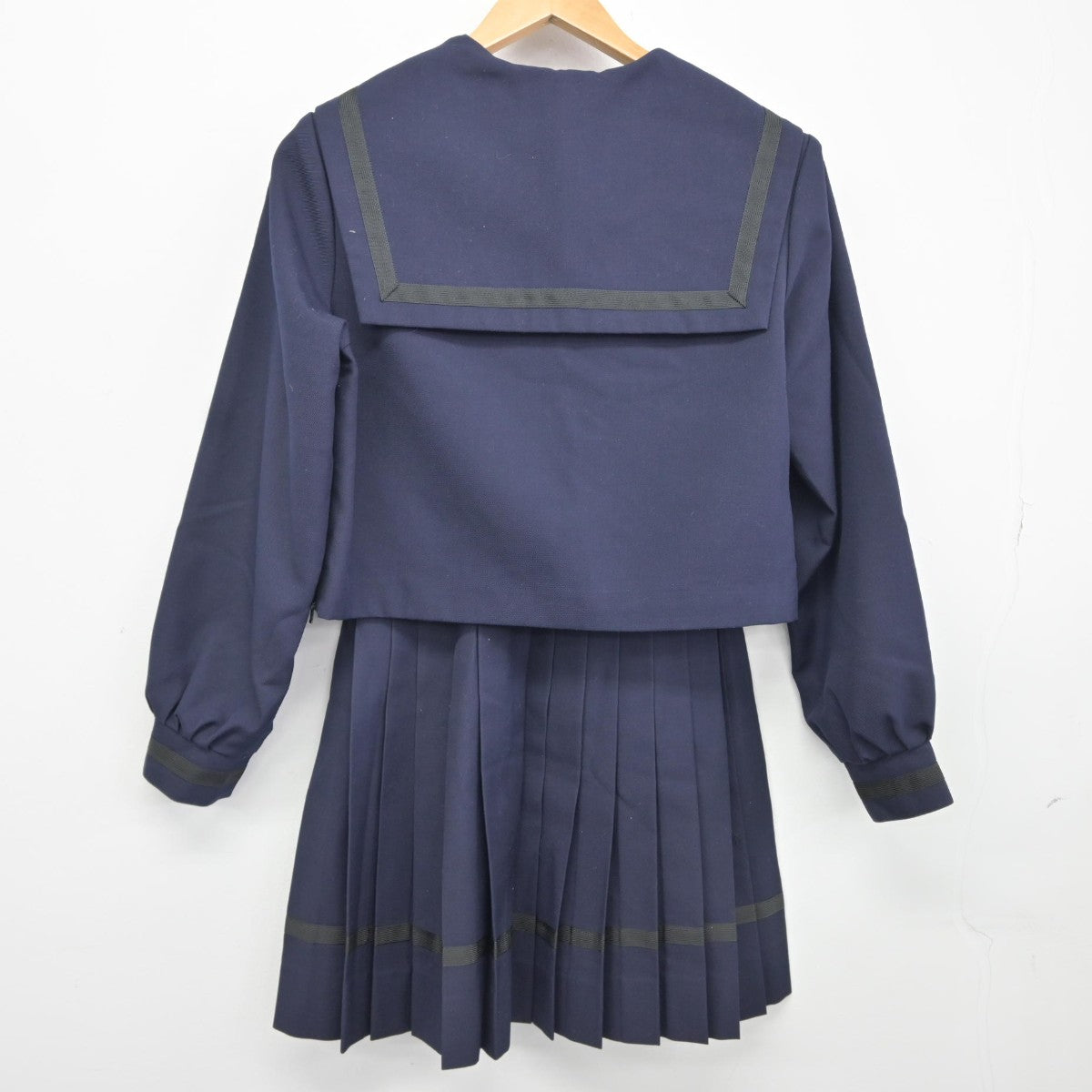 【中古】愛知県 明和高等学校 女子制服 2点（セーラー服・スカート）sf036531