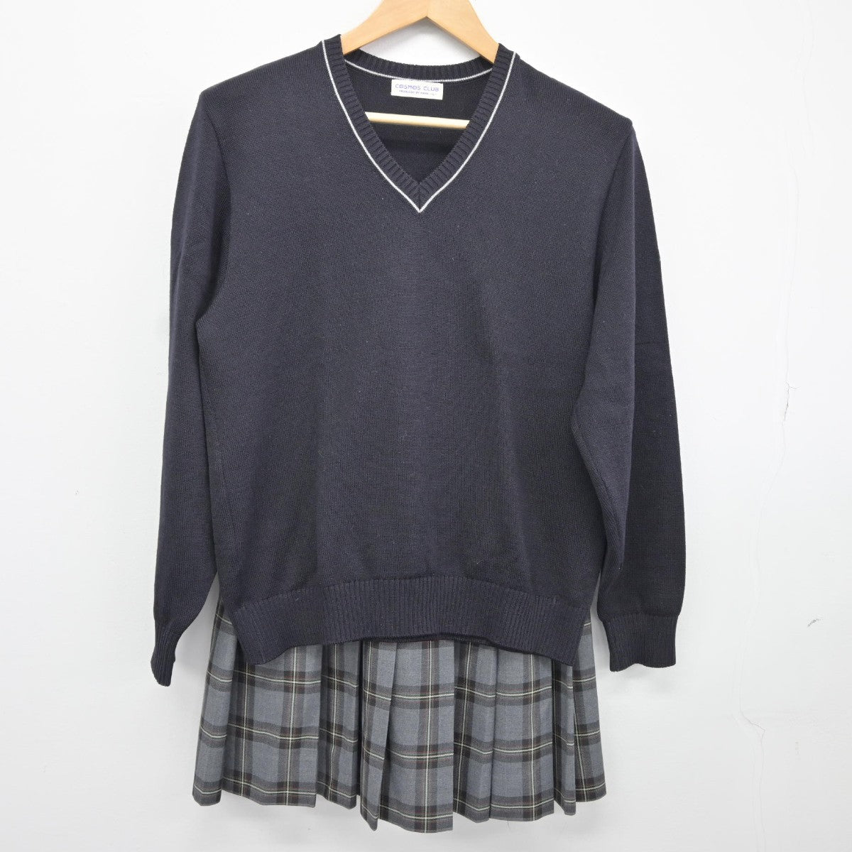 【中古】埼玉県 栄東中学・高等学校 女子制服 2点（ニット・スカート）sf036535