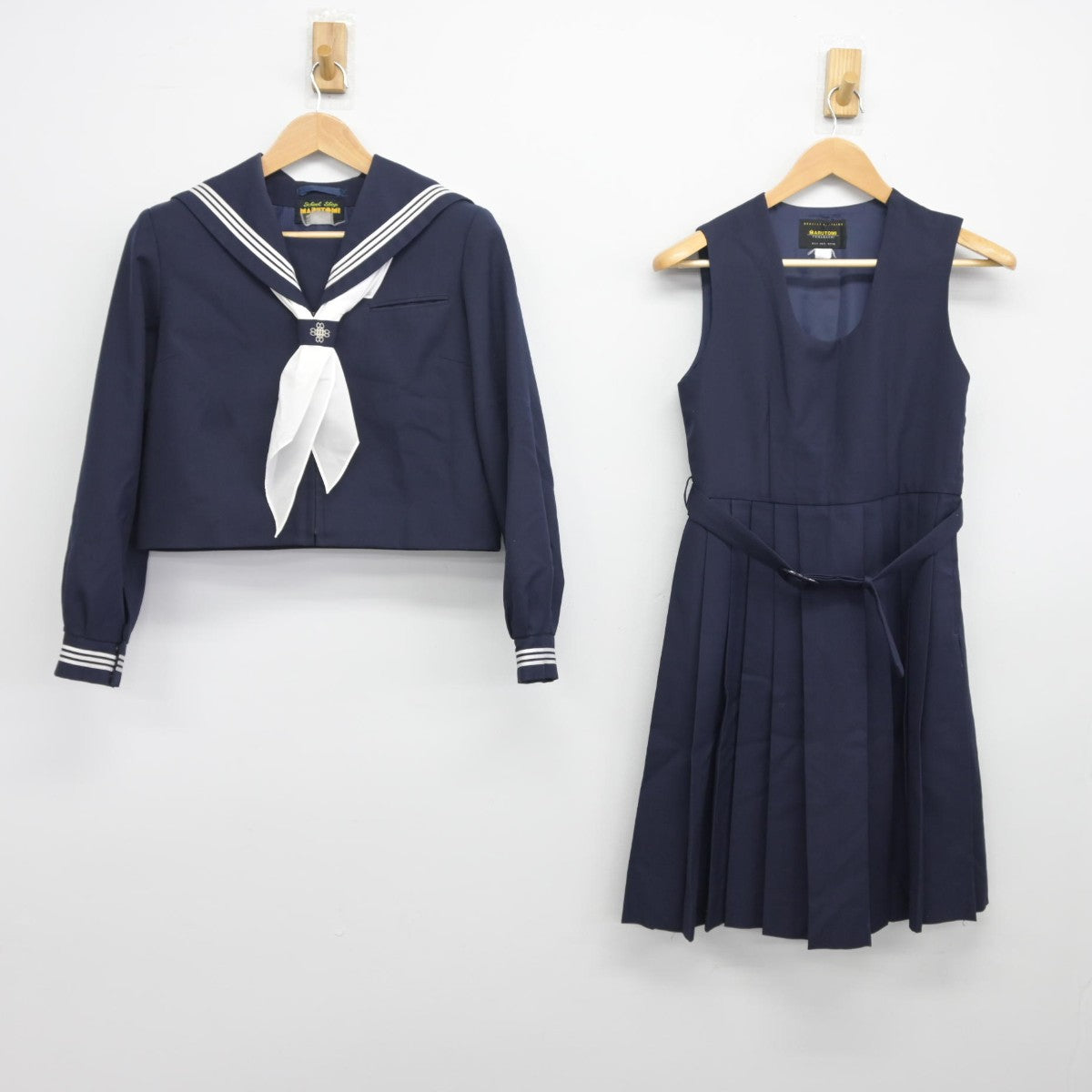 【中古】千葉県 八木が谷中学校 女子制服 3点（セーラー服・ジャンパースカート）sf036558