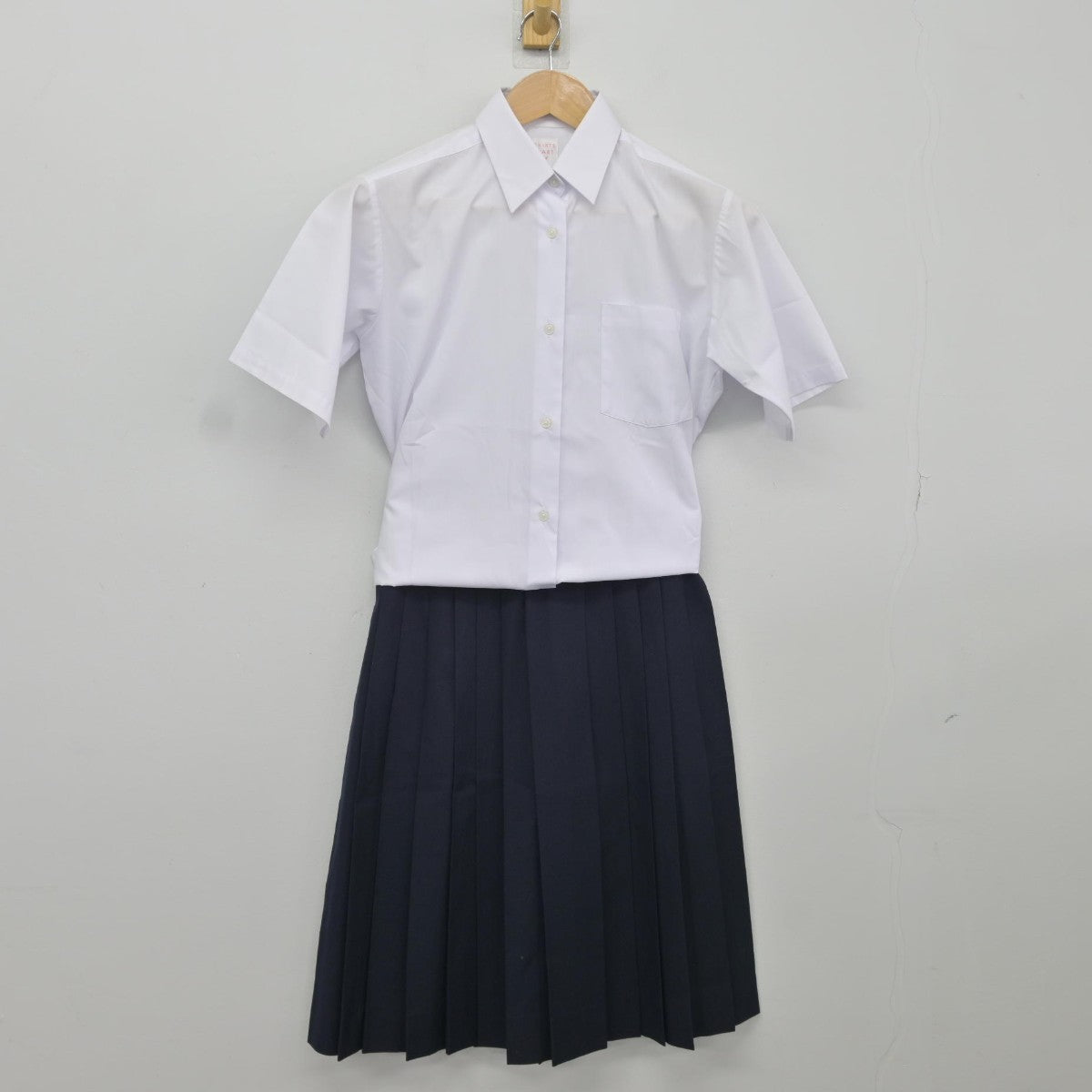 【中古】千葉県 八木が谷中学校 女子制服 3点（シャツ・スカート・スカート）sf036561