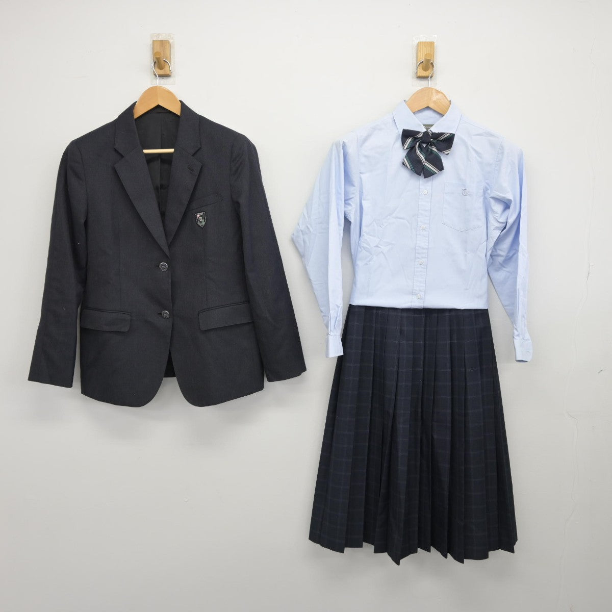 【中古】東京都 立石中学校 女子制服 4点（ブレザー・シャツ・スカート）sf036570