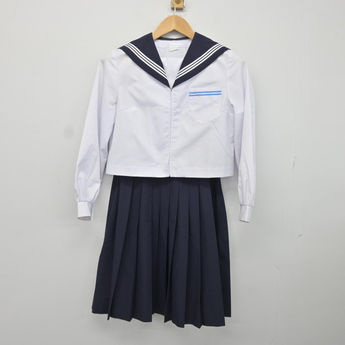 【中古】北海道 旭川市立永山南中学校 女子制服 3点（セーラー服・スカート）sf036628