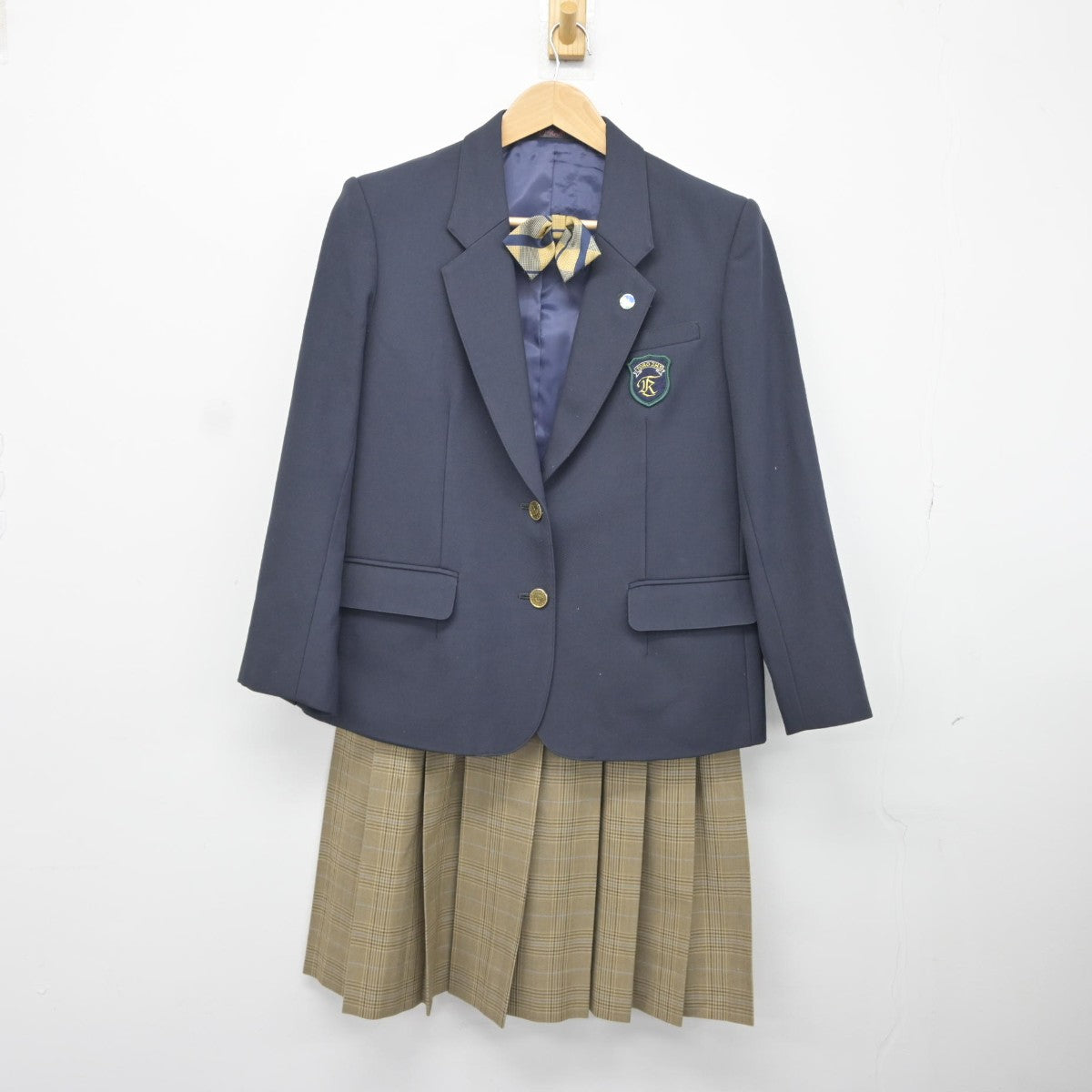 【中古】埼玉県 土呂中学校 女子制服 6点（ブレザー・ニット・スカート）sf036629