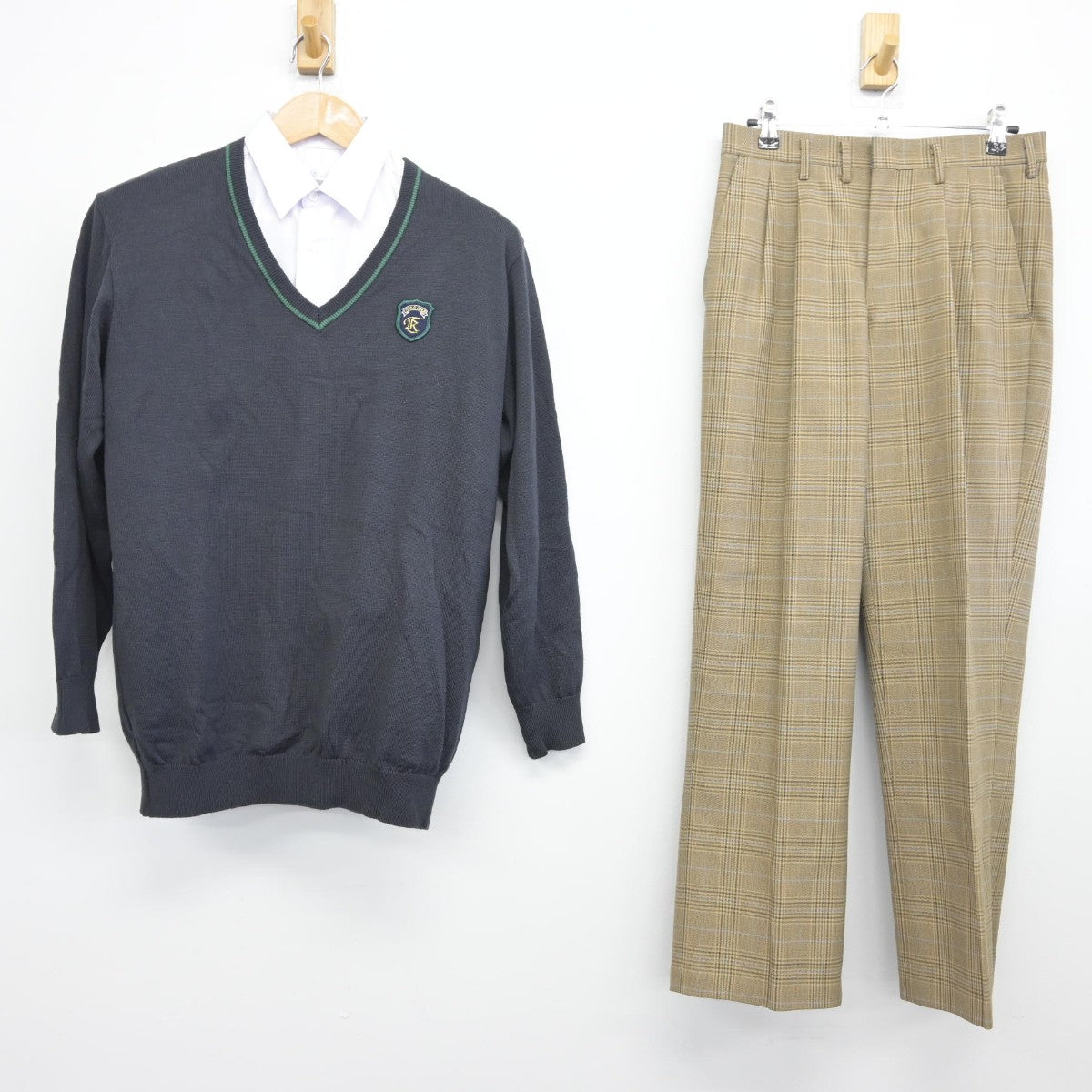 【中古】埼玉県 土呂中学校 男子制服 3点（ニット・シャツ・ズボン）sf036635