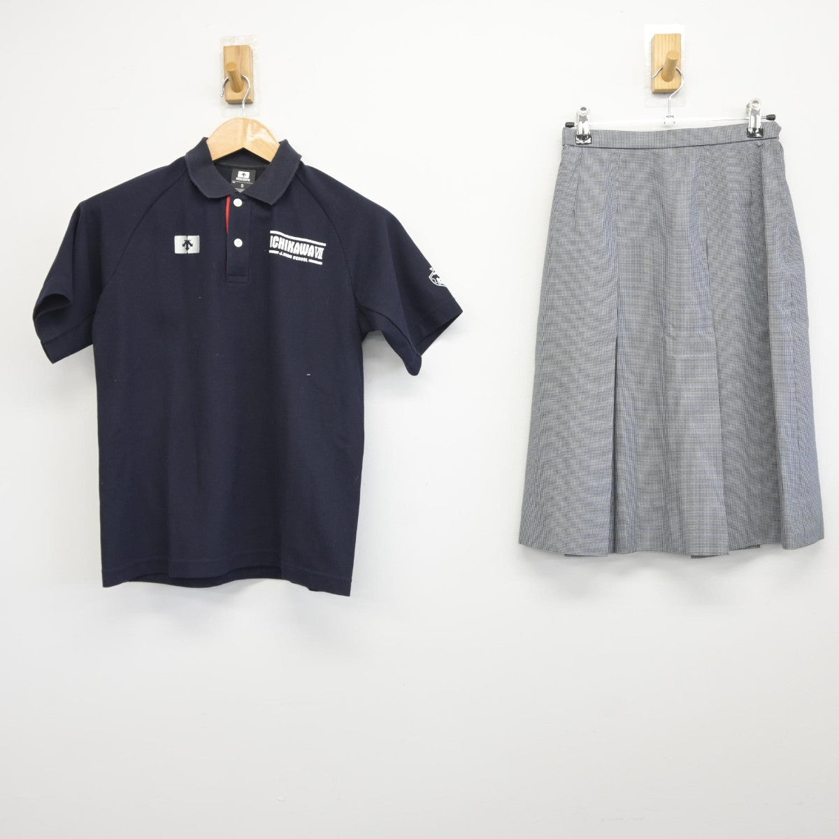 【中古】千葉県 市川市第七中学校 女子制服 2点（シャツ・スカート）sf036641