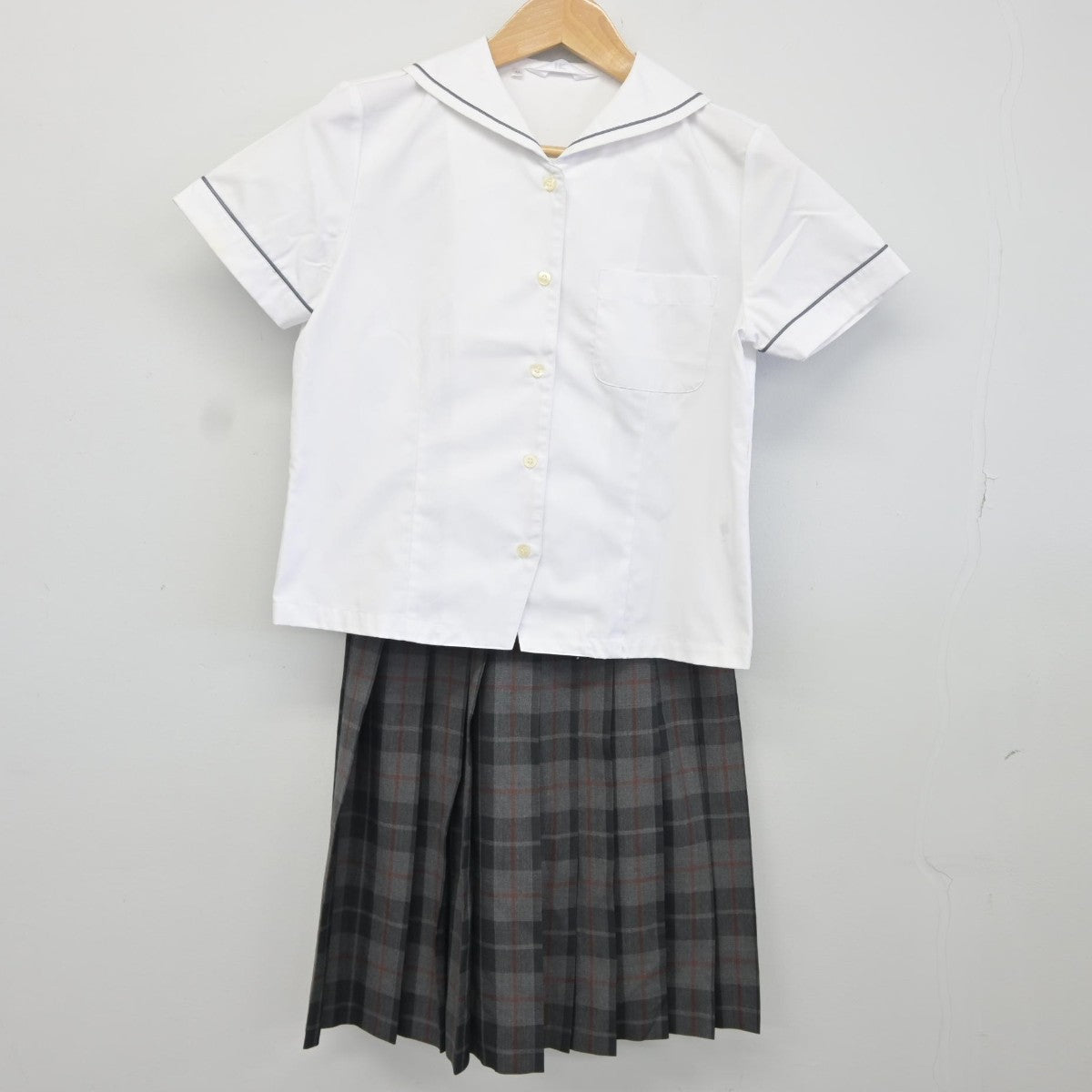 【中古】大阪府 梅花高等学校 女子制服 3点（セーラー服・スカート）sf036651