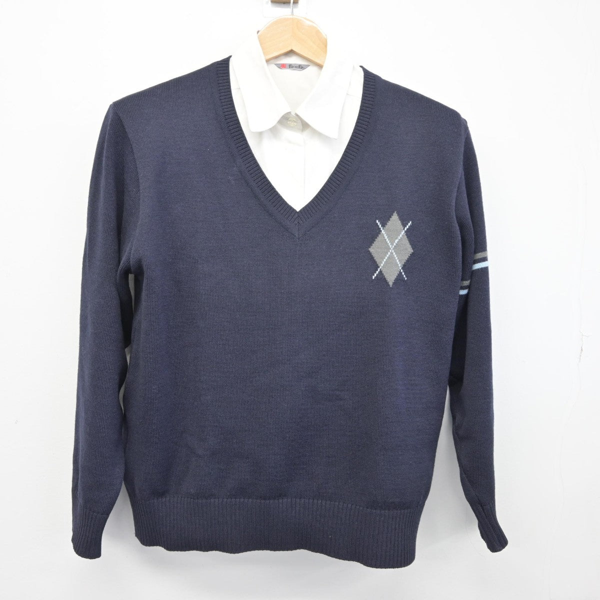 【中古】東京都 麹町学園女子中学校 女子制服 2点（ニット・シャツ）sf036665