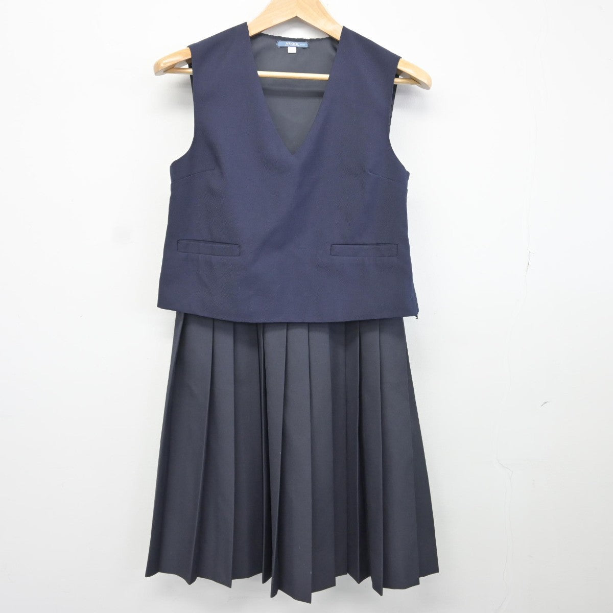 【中古】兵庫県 鷹匠中学校 女子制服 2点（ベスト・スカート）sf036673