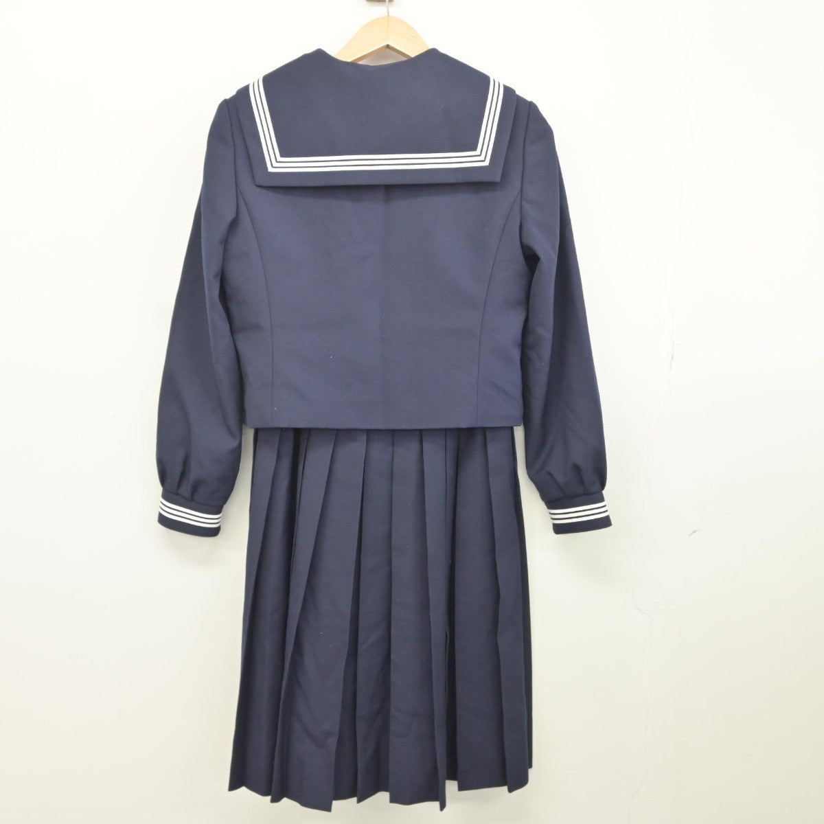 【中古】東京都 西台中学校 女子制服 4点（セーラー服・ジャンパースカート）sf036675