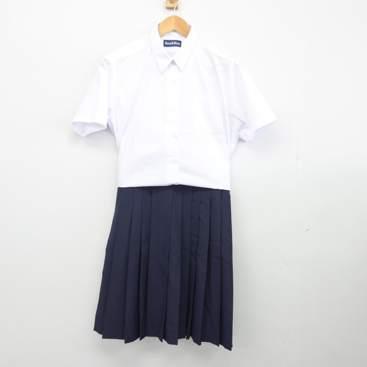 【中古】東京都 西台中学校 女子制服 3点（ニットベスト・シャツ・スカート）sf036676