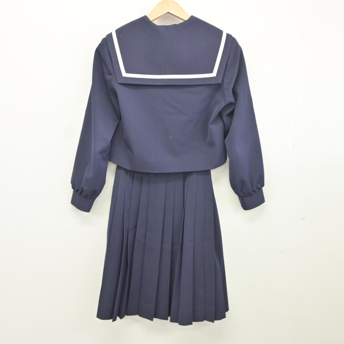 【中古】愛知県 日進東中学校 女子制服 3点（セーラー服・スカート）sf036683