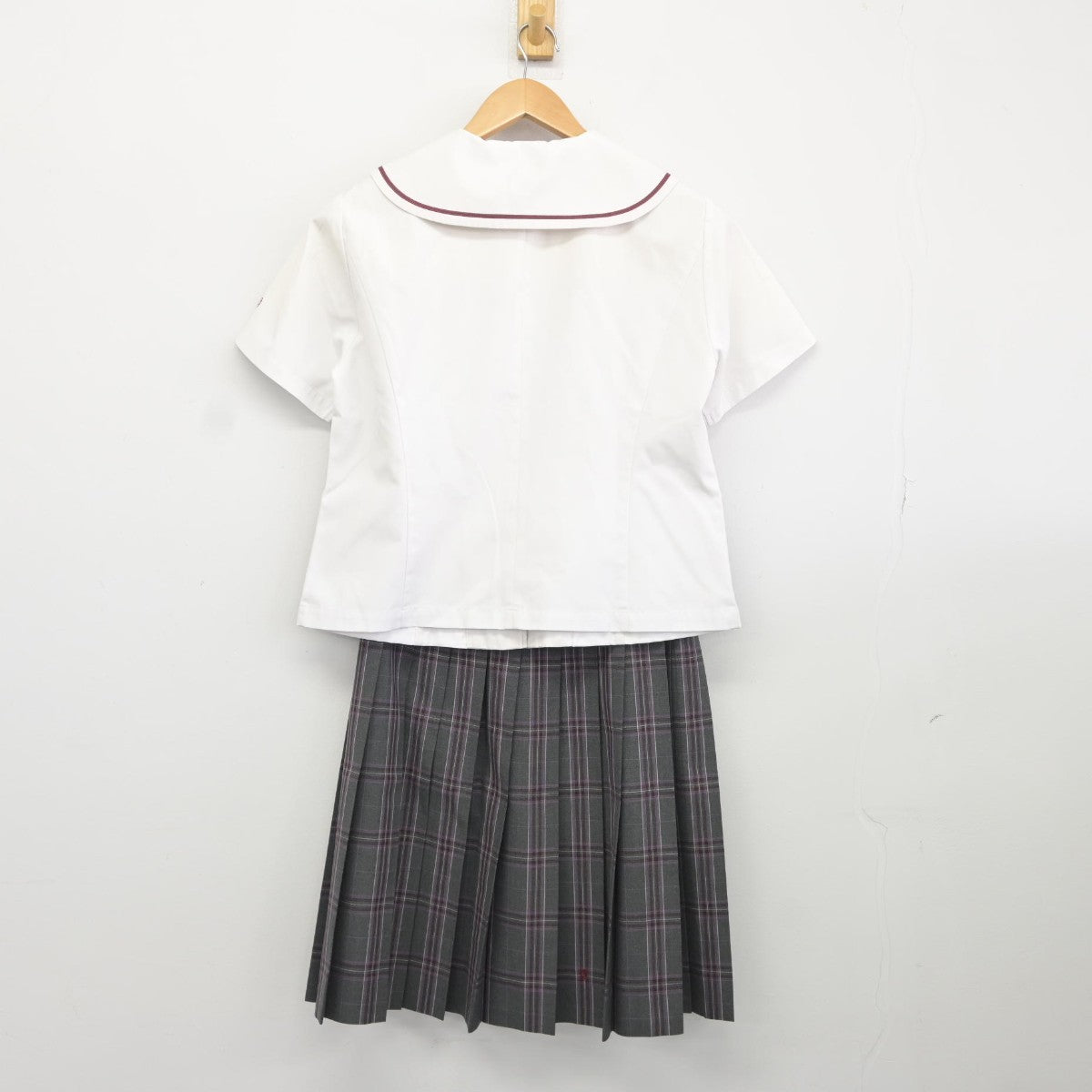 【中古】茨城県 常総学院高等学校 女子制服 2点（セーラー服・スカート）sf036703