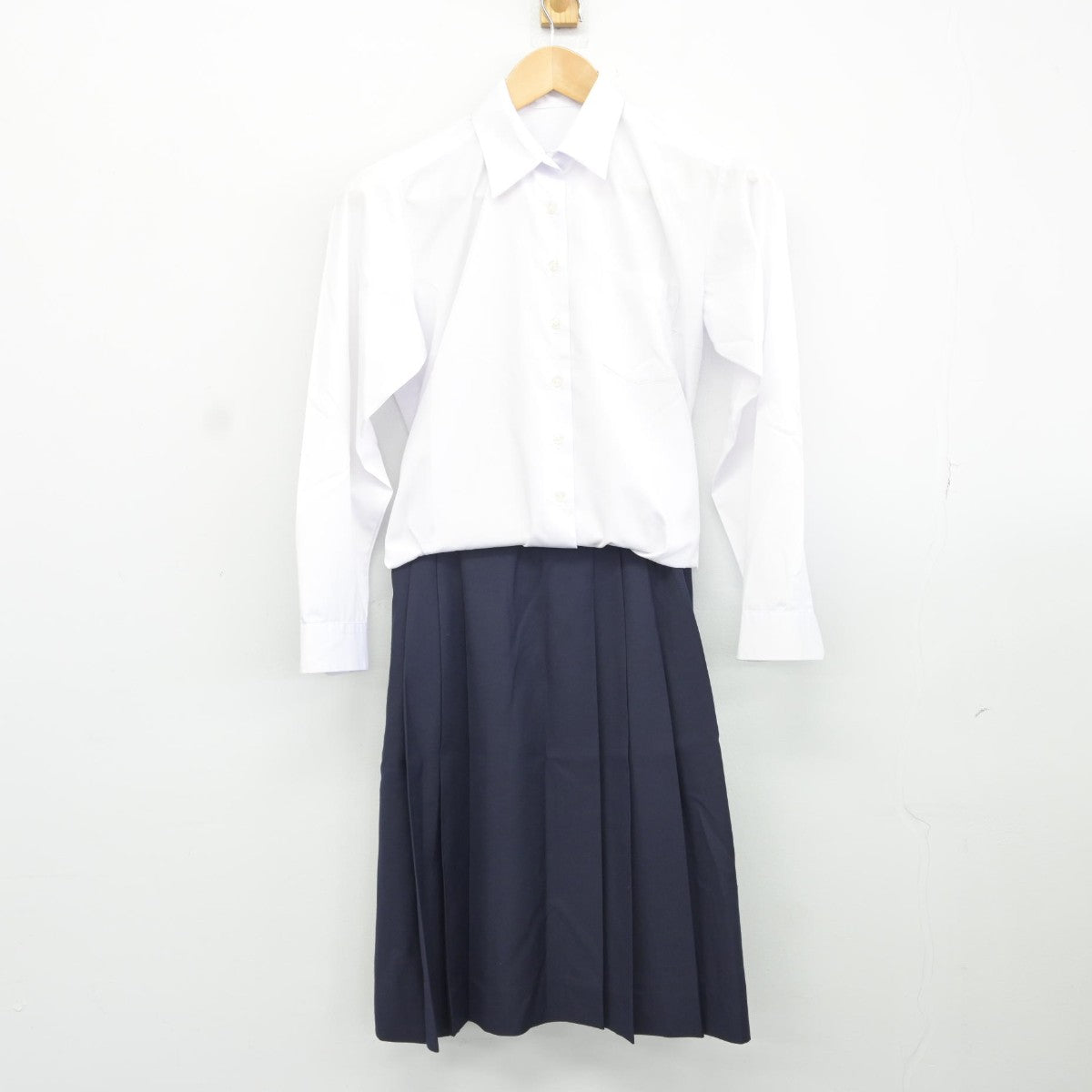 【中古】茨城県 都和中学校 女子制服 2点（シャツ・スカート）sf036709