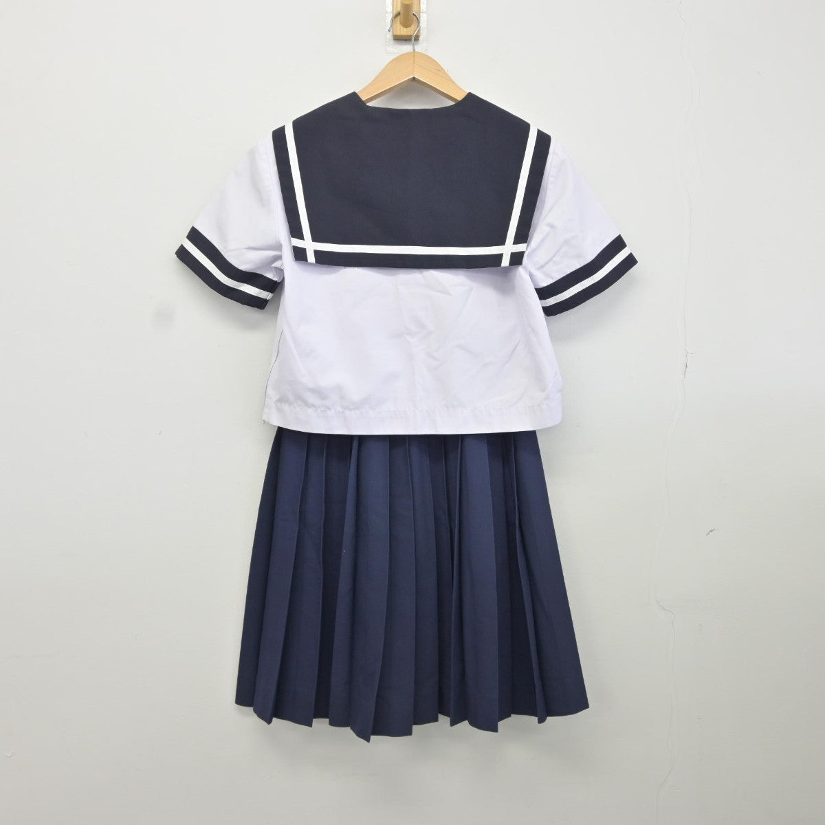 【中古】香川県 高松市立屋島中学校 女子制服 3点（セーラー服・スカート）sf036735