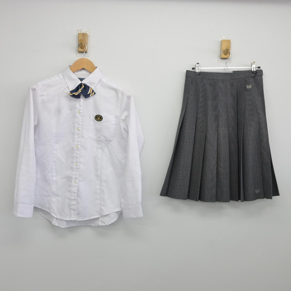 【中古】京都府 北稜高等学校 女子制服 4点（シャツ・スカート・スカート）sf036754