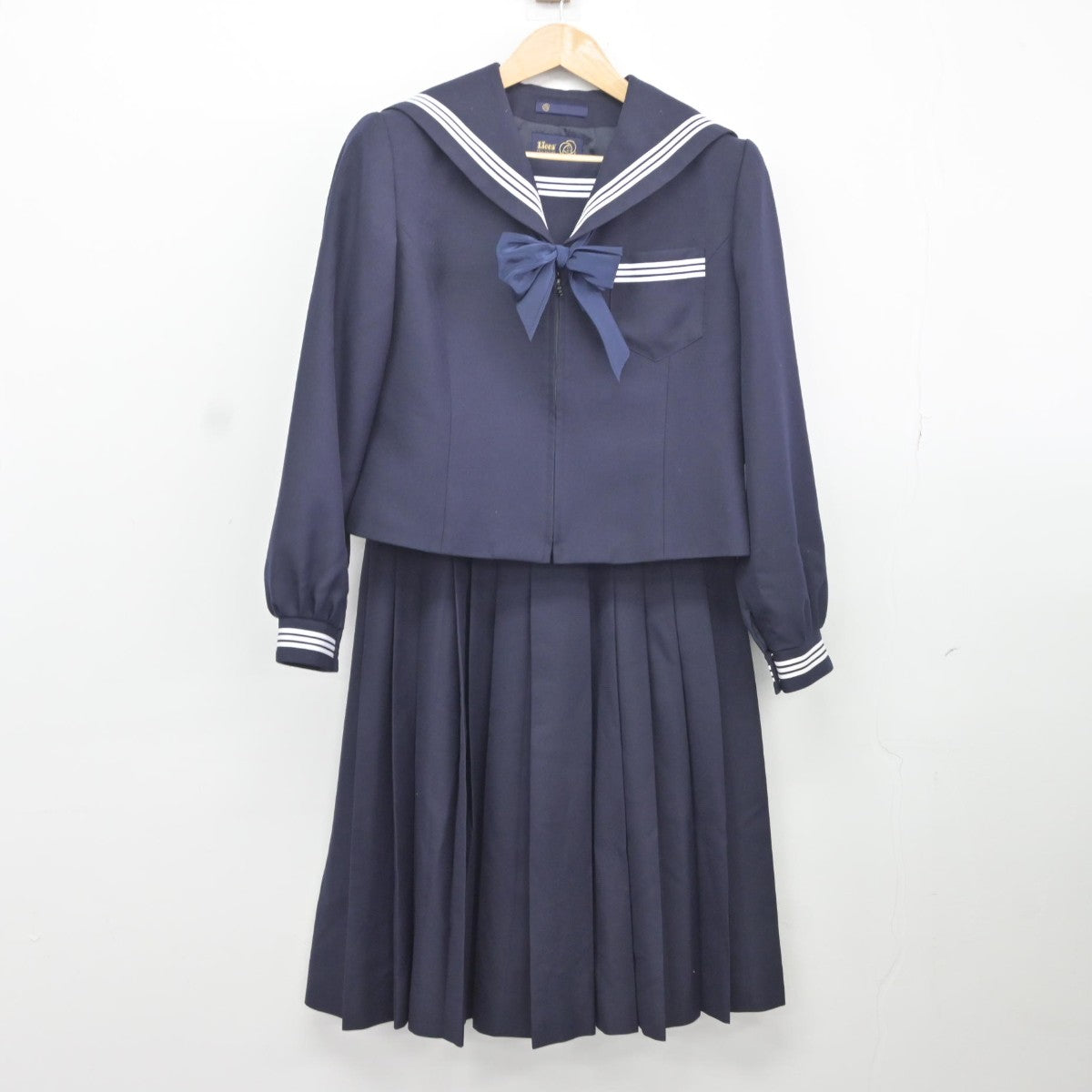 【中古】静岡県 福田中学校 女子制服 3点（セーラー服・スカート）sf036756