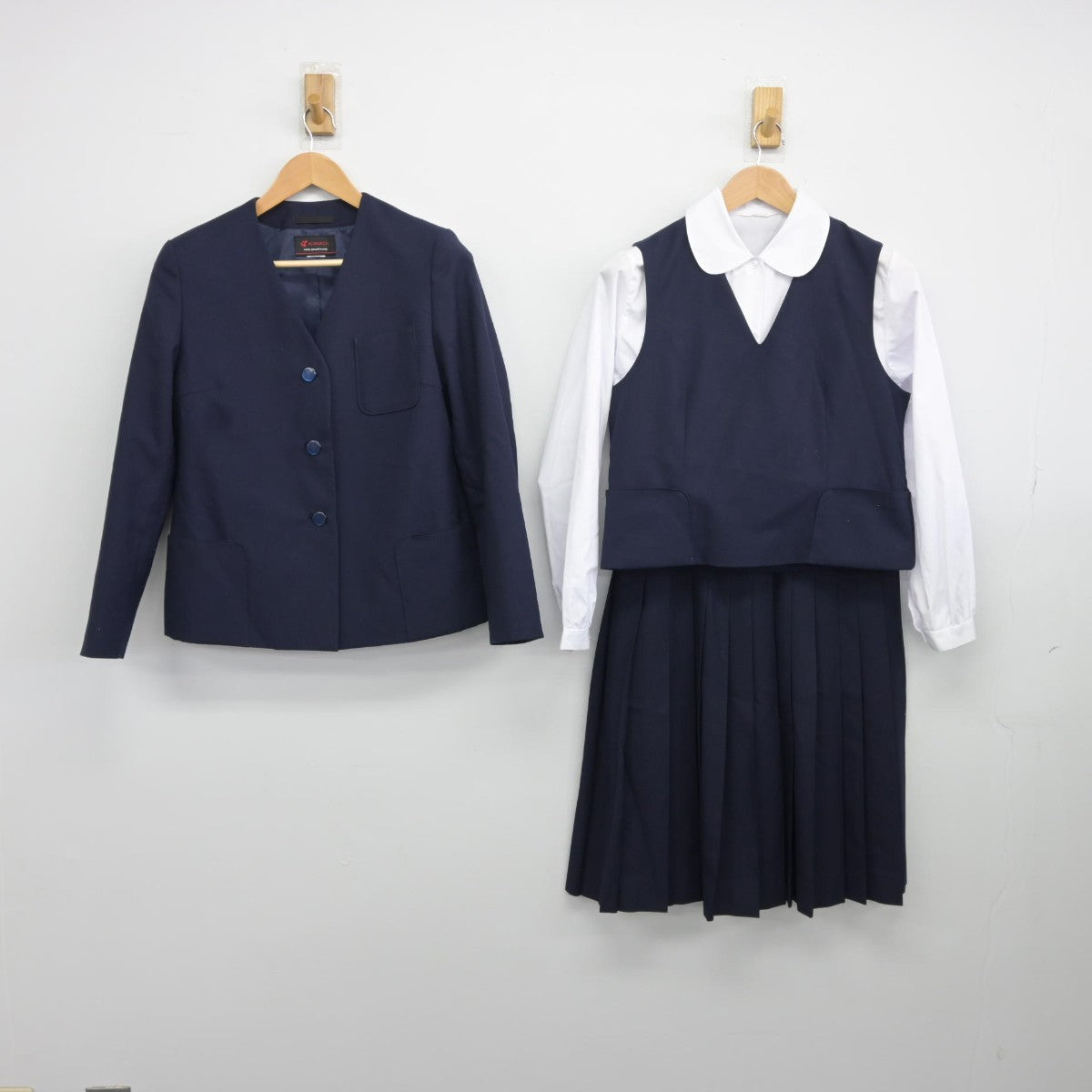 【中古】群馬県 殖蓮中学校 女子制服 4点（ブレザー・ベスト・シャツ・スカート）sf036772