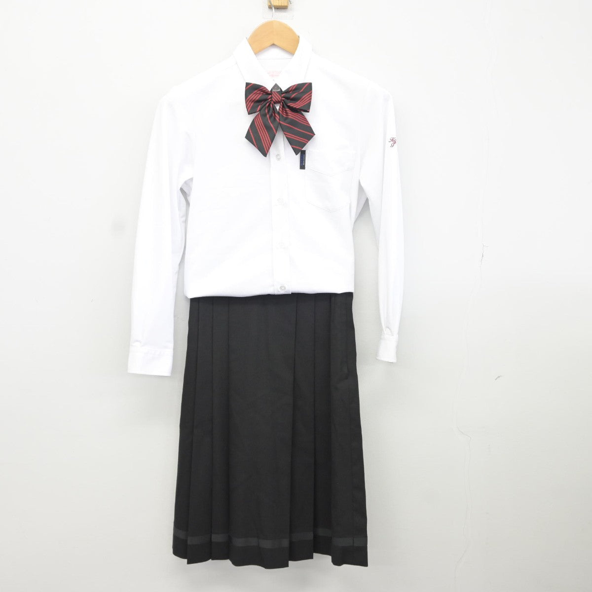 【中古】福岡県 九州国際大学付属高等学校 女子制服 5点（ブレザー・シャツ・スカート）sf036796