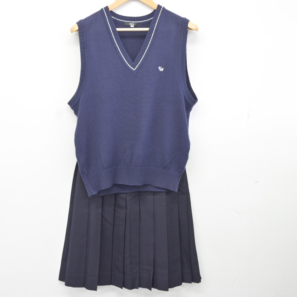 【中古】埼玉県 浦和南高等学校 女子制服 4点（ブレザー・ニットベスト・スカート）sf036808