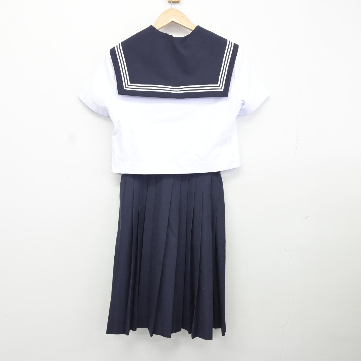 【中古】愛知県 応時中学校 女子制服 2点（セーラー服・スカート）sf036818