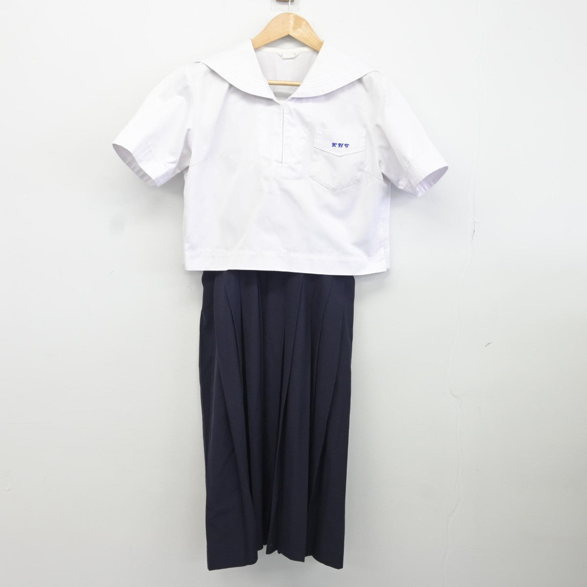 【中古】福岡県 香椎高等学校 女子制服 3点（セーラー服・スカート）sf036821