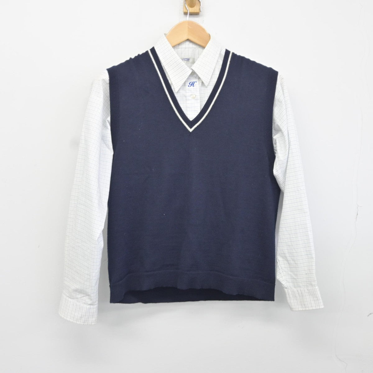 【中古】高知県 春野高等学校 女子制服 2点（シャツ・ニットベスト）sf036833