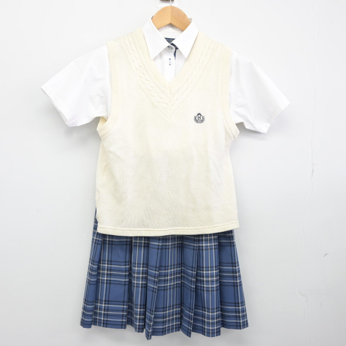 【中古】福岡県 博多学園博多高等学校 女子制服 4点（ニットベスト・シャツ・スカート）sf036842