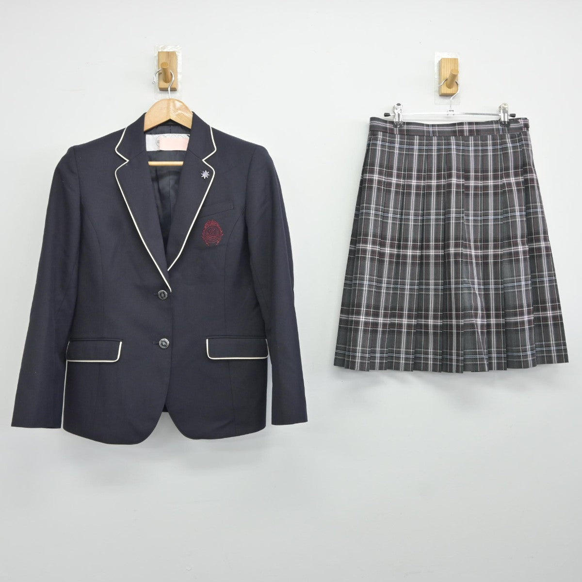 【中古】福岡県 希望が丘高等学校 女子制服 2点（ブレザー・スカート）sf036859