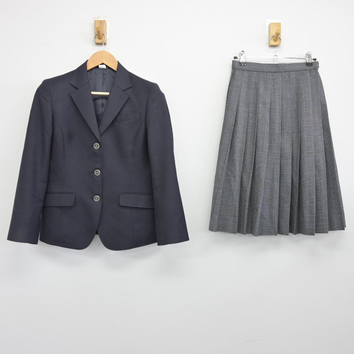 【中古】福岡県 北九州市立千代中学校 女子制服 2点（ブレザー・スカート）sf036862