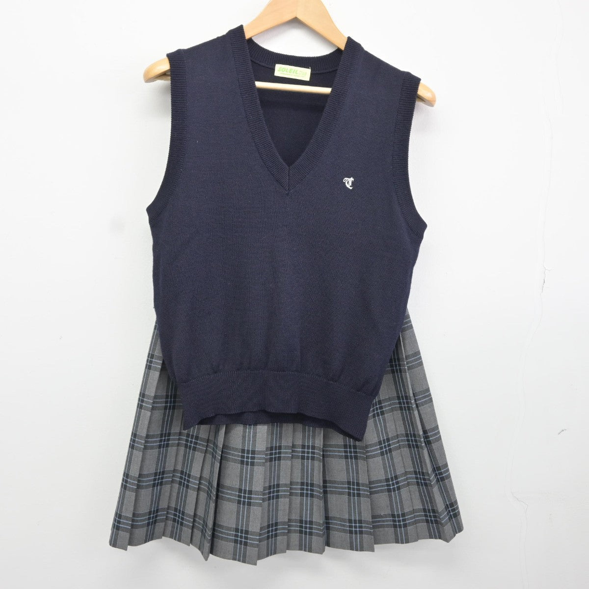 【中古】宮城県 多賀城高等学校 女子制服 2点（ニットベスト・スカート）sf036866