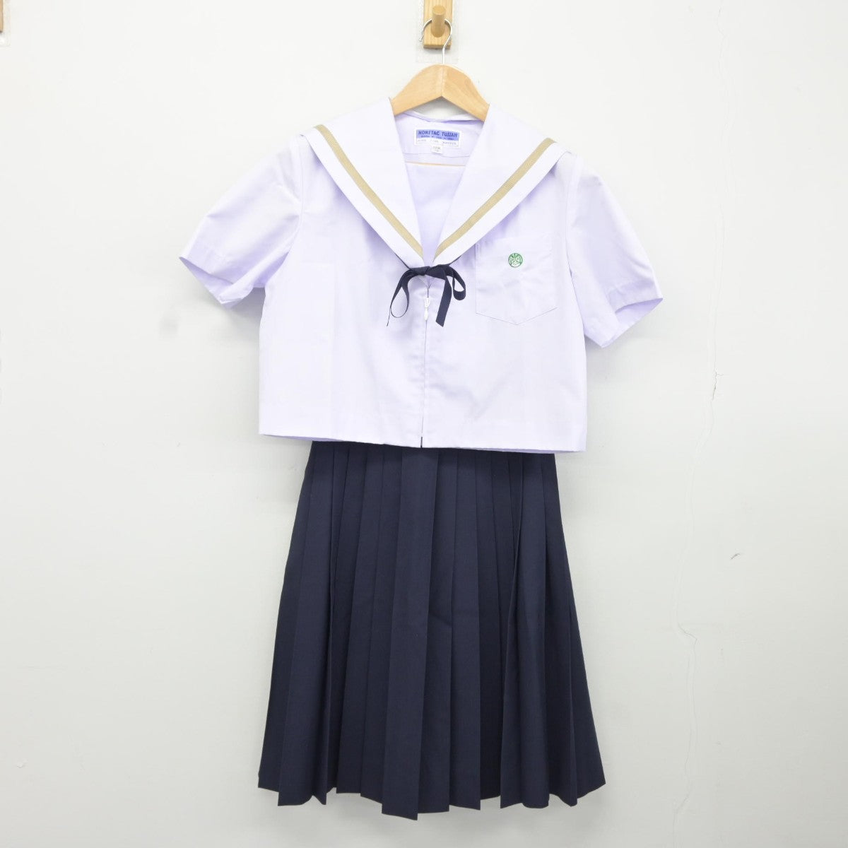 【中古】愛知県 天白高等学校 女子制服 3点（セーラー服・セーラー服・スカート）sf036878