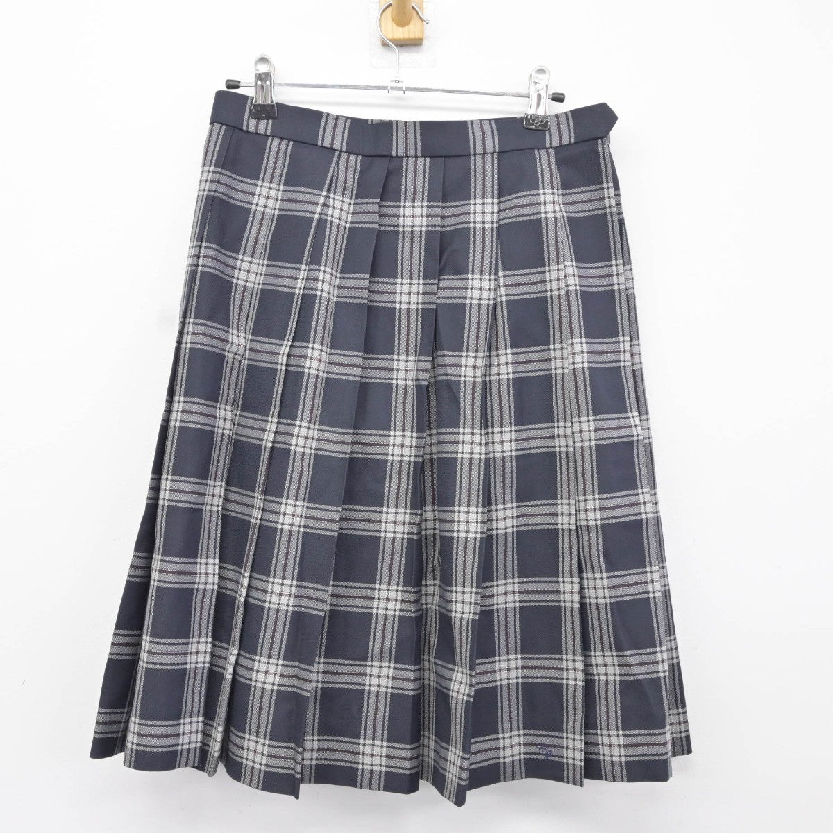 【中古】千葉県 中央学院高等学校 女子制服 2点（ニットベスト・スカート）sf036886