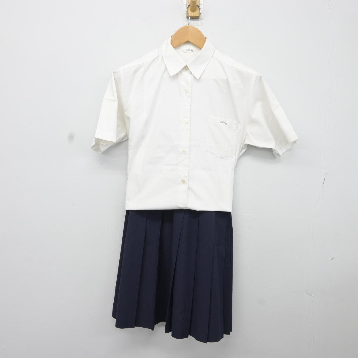 【中古】福井県 若狭高等学校 女子制服 3点（シャツ・スカート・スカート）sf036920