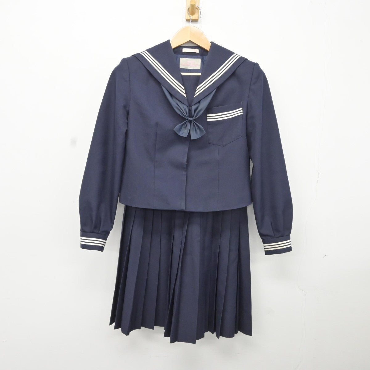 【中古】和歌山県 湯浅中学校 女子制服 3点（セーラー服・スカート）sf036927